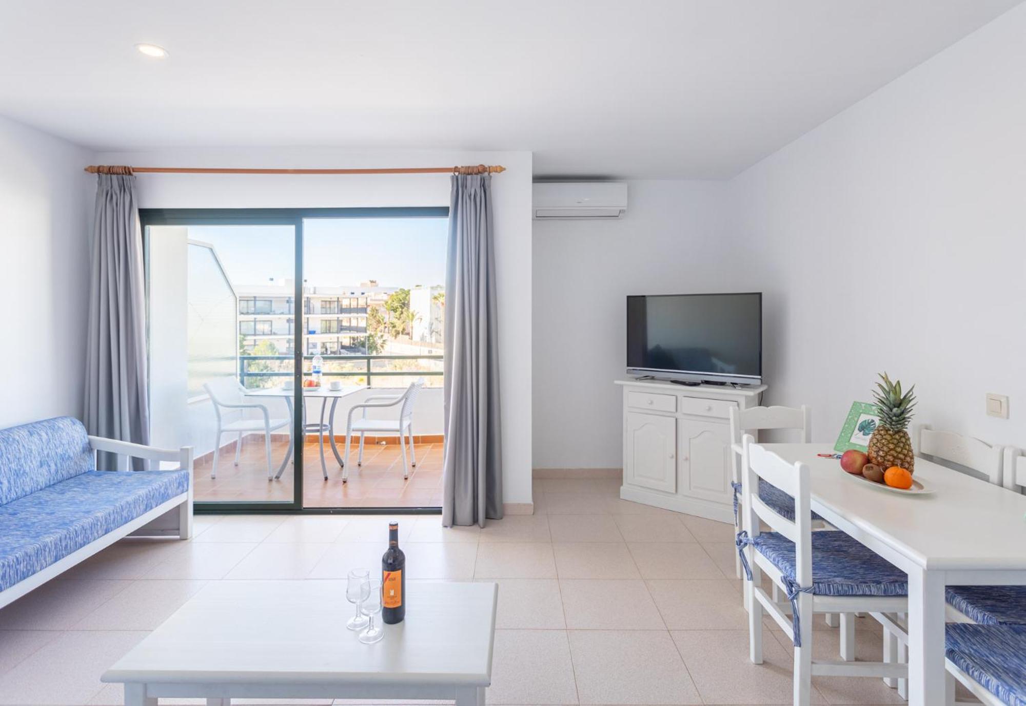Apartamentos Es Dolc Colonia de Sant Jordi Exteriör bild